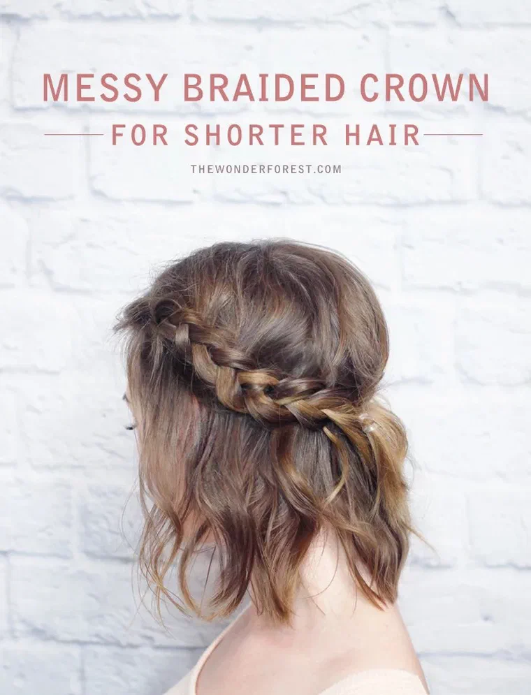 Kiểu crown braid tết vòng quanh đầu, áp dụng cho mái tóc ngắn ngang vai